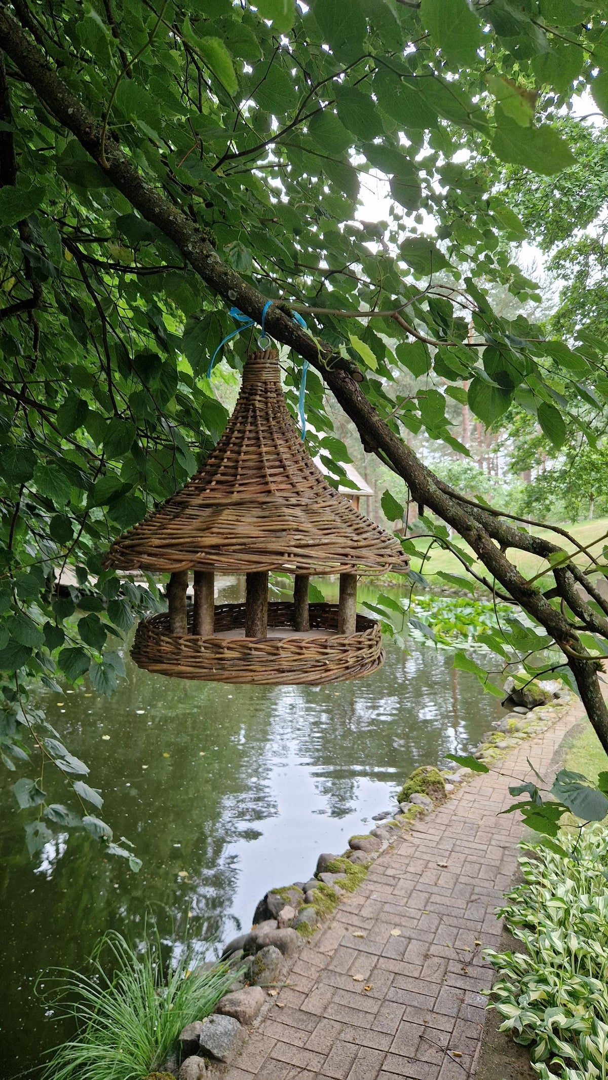 NaturelyWoven Handwoven Willow Wicker Hanging Bird Feeder Rustic Garden Decor