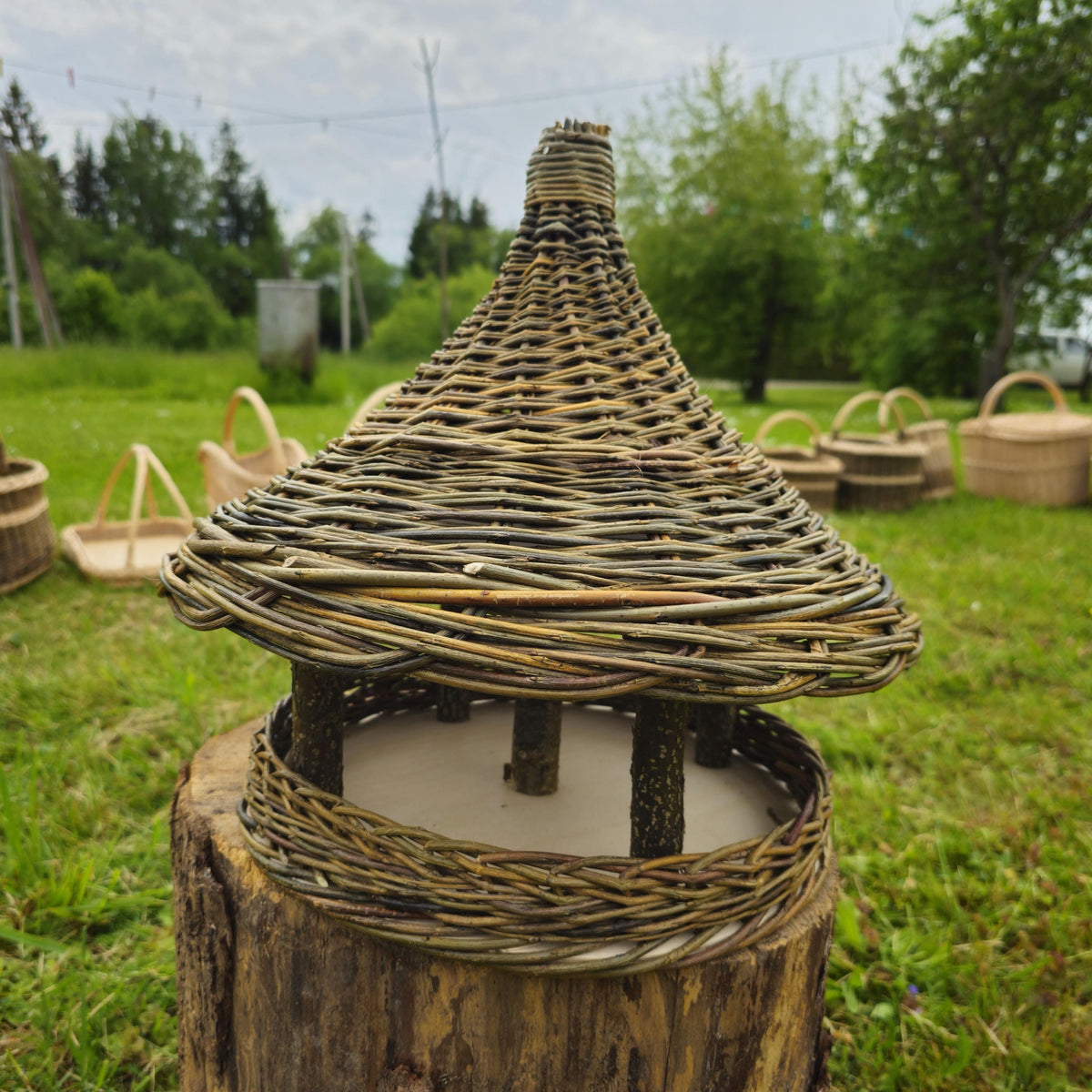 NaturelyWoven Handwoven Willow Wicker Hanging Bird Feeder Rustic Garden Decor