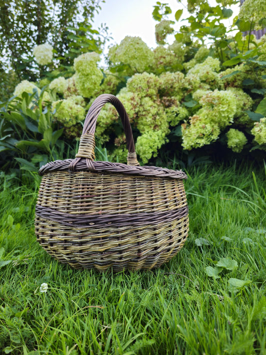NaturelyWoven Handmade Round Willow Foraging Basket with Handle