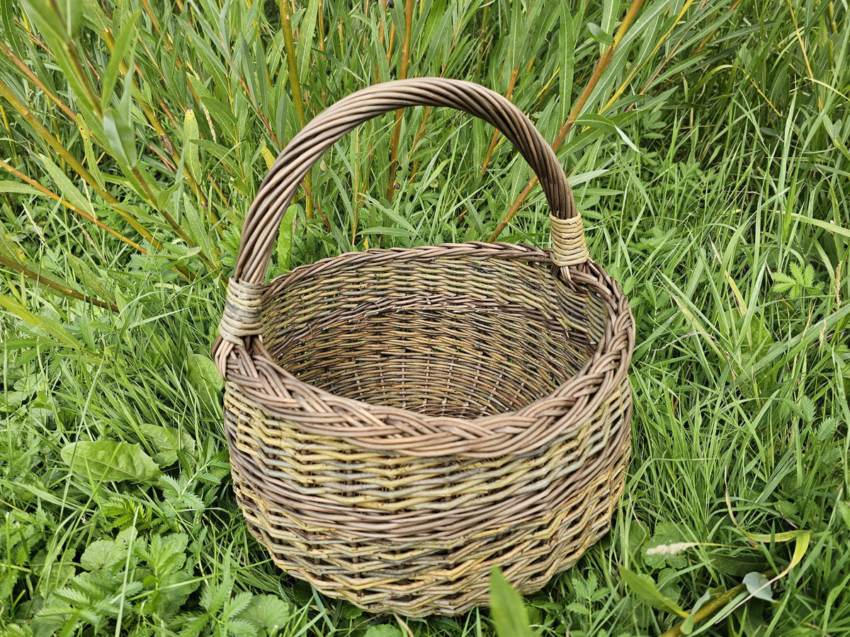 NaturelyWoven Handmade Round Willow Foraging Basket with Handle