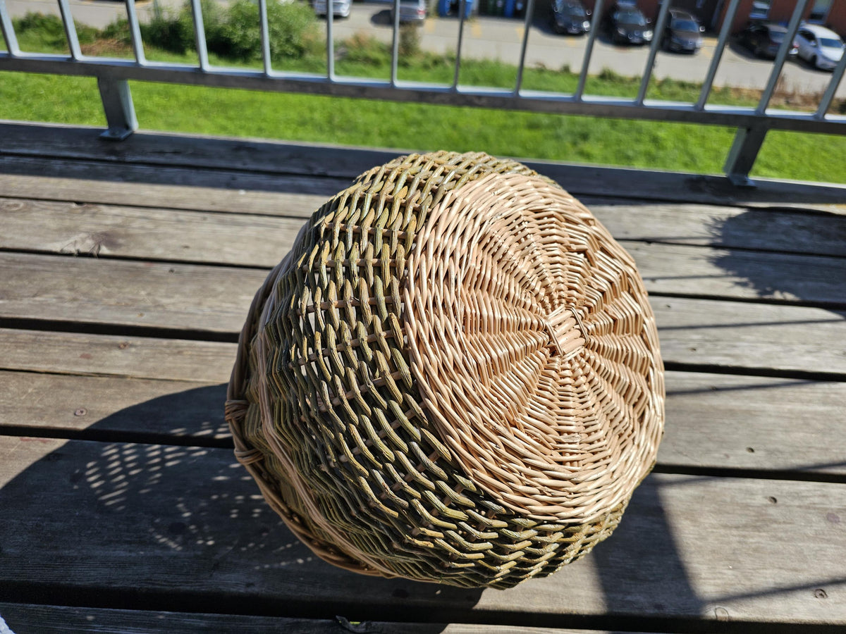 NaturelyWoven Handmade Round Willow Foraging Basket with Handle